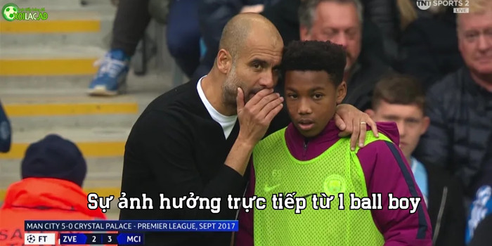 Hình ảnh cho thấy sự ảnh hưởng trực tiếp từ 1 ball boy trong trận đấu