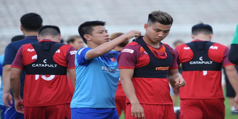 Các HLV dần áp dụng công nghệ OhCoach trong bóng đá